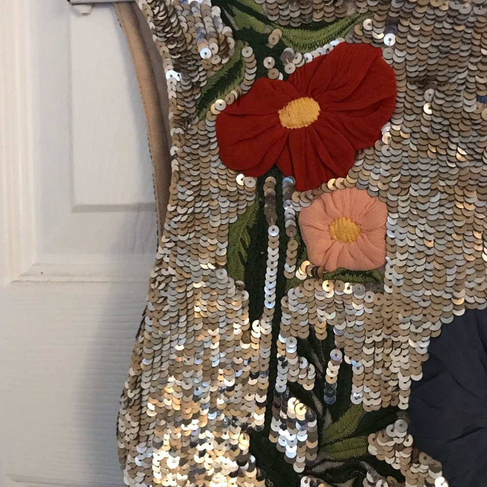 Gold sequins dress - Picture 8 of 9